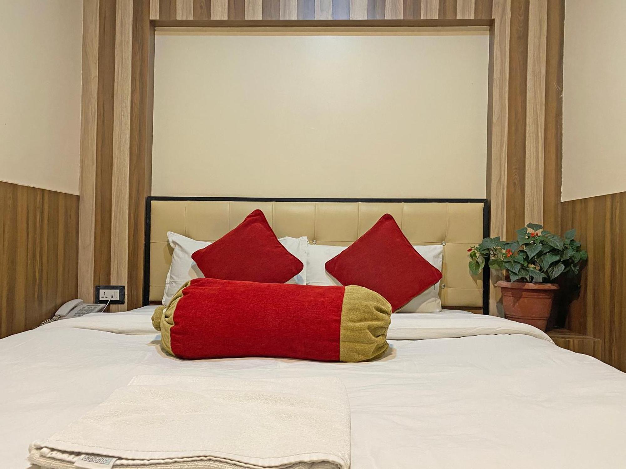 Hotel Airport Holiday Katmandou Extérieur photo
