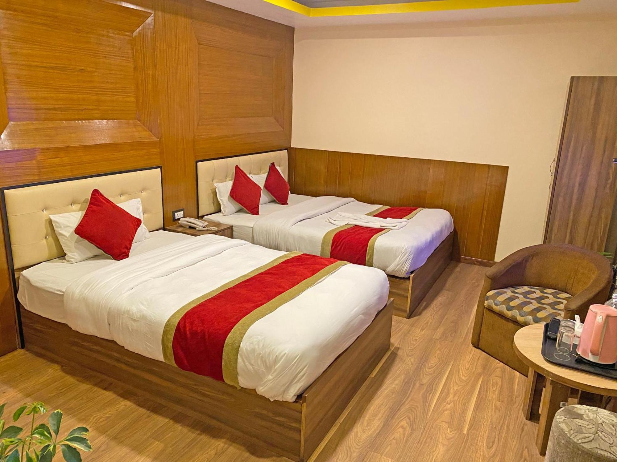 Hotel Airport Holiday Katmandou Extérieur photo