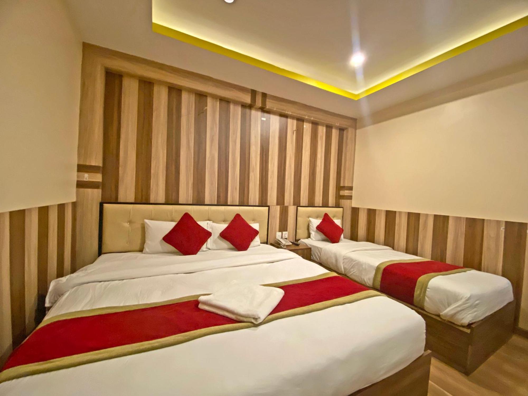 Hotel Airport Holiday Katmandou Extérieur photo