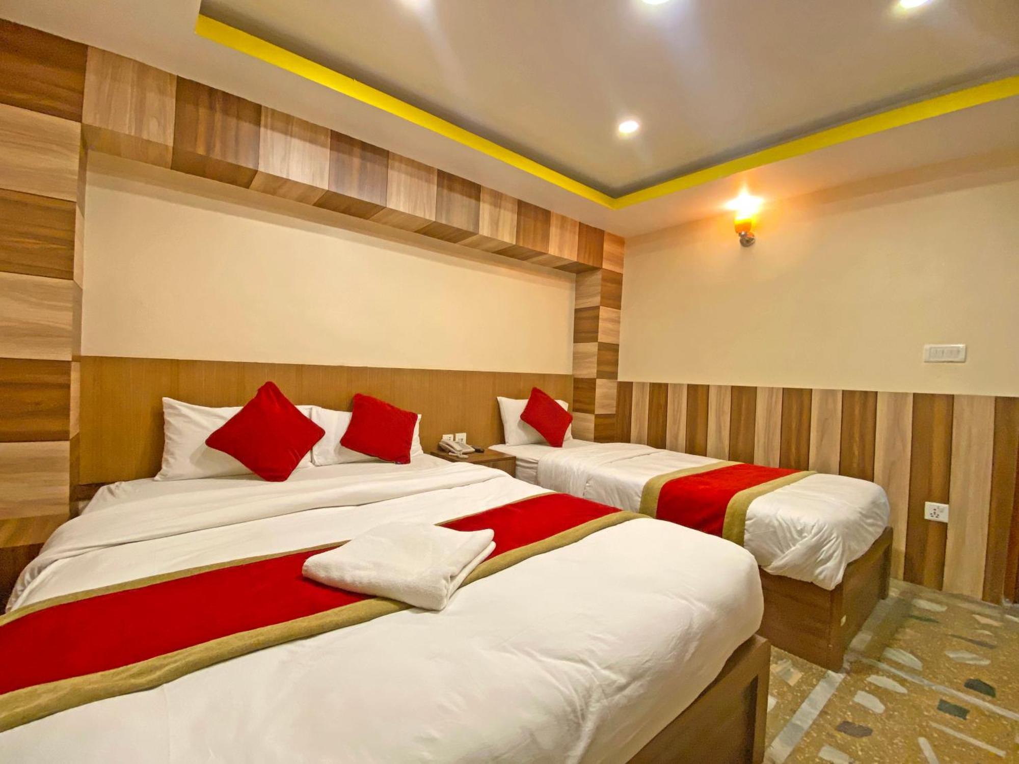 Hotel Airport Holiday Katmandou Extérieur photo