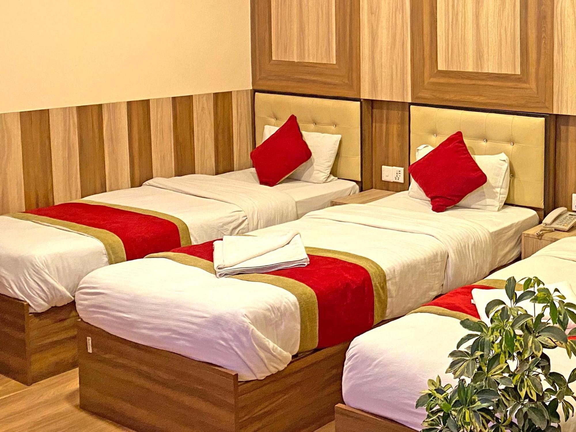 Hotel Airport Holiday Katmandou Extérieur photo