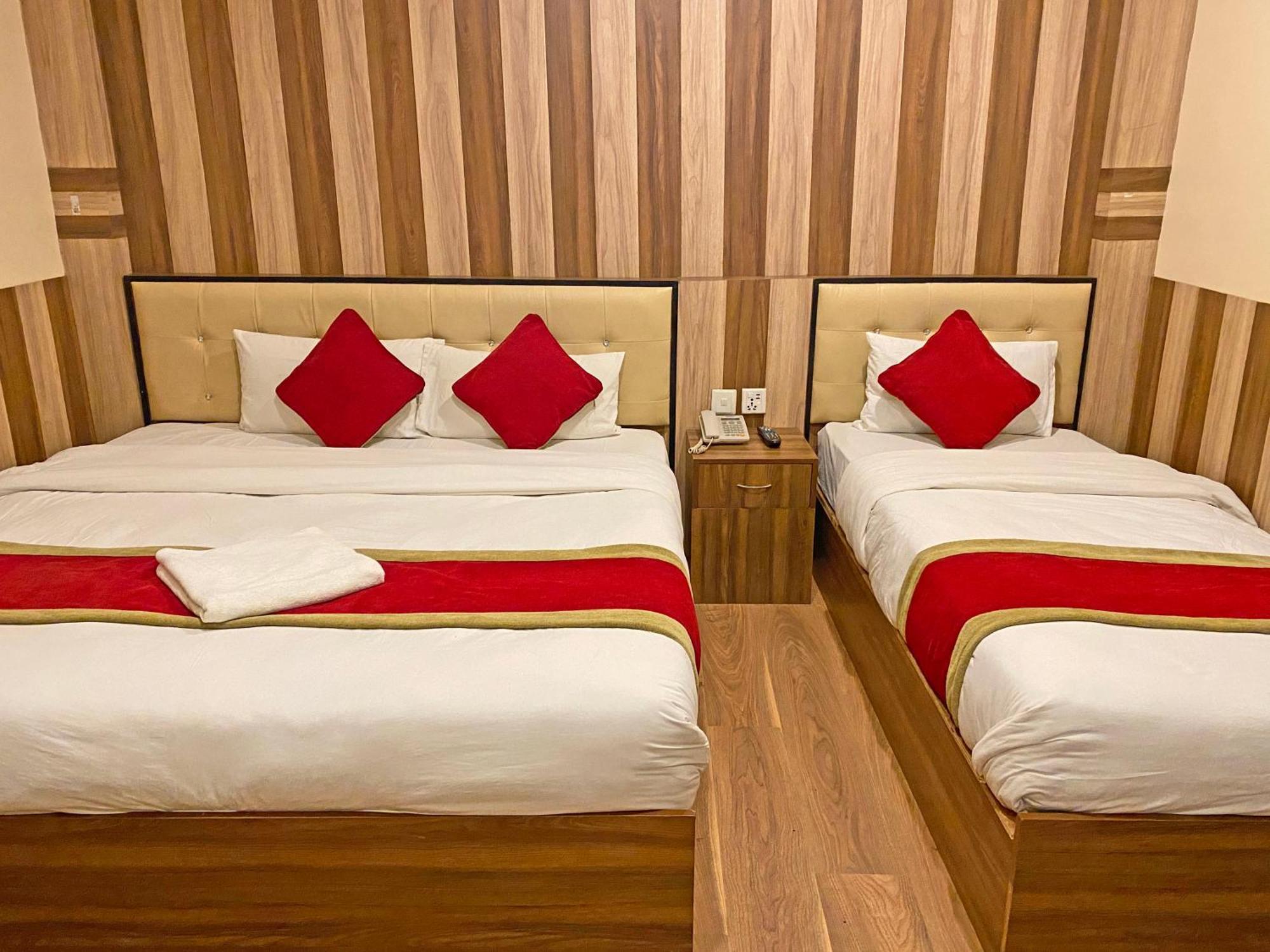 Hotel Airport Holiday Katmandou Extérieur photo