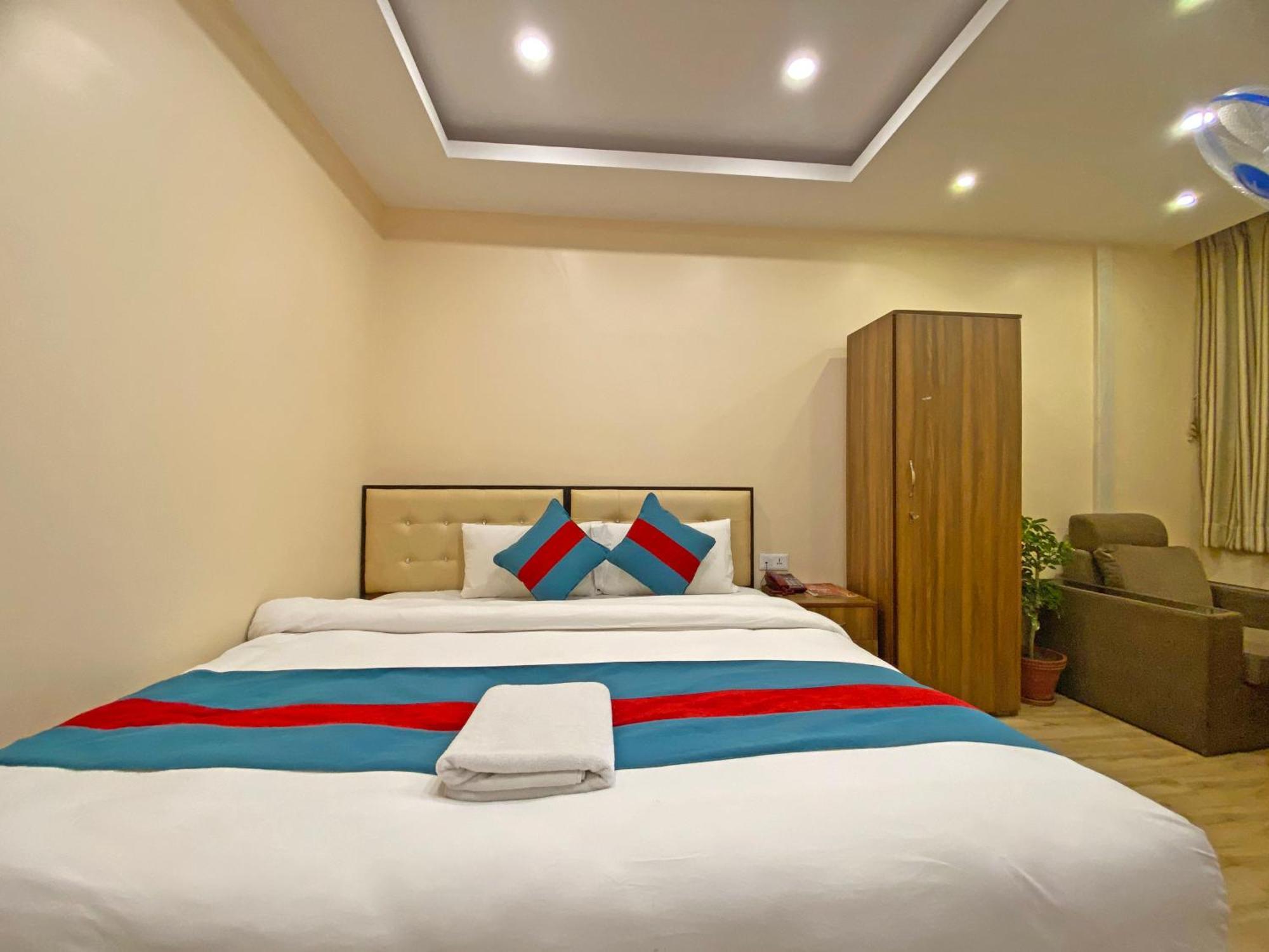 Hotel Airport Holiday Katmandou Extérieur photo