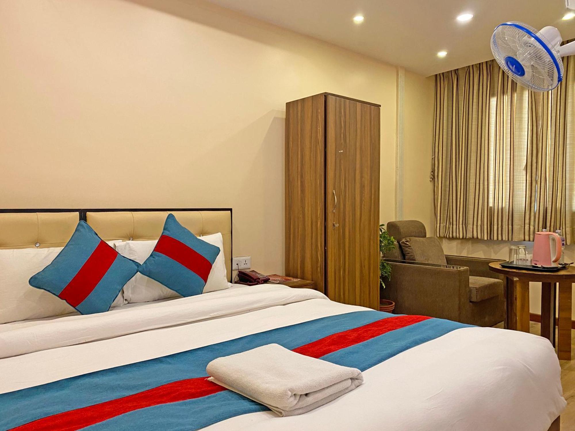 Hotel Airport Holiday Katmandou Extérieur photo