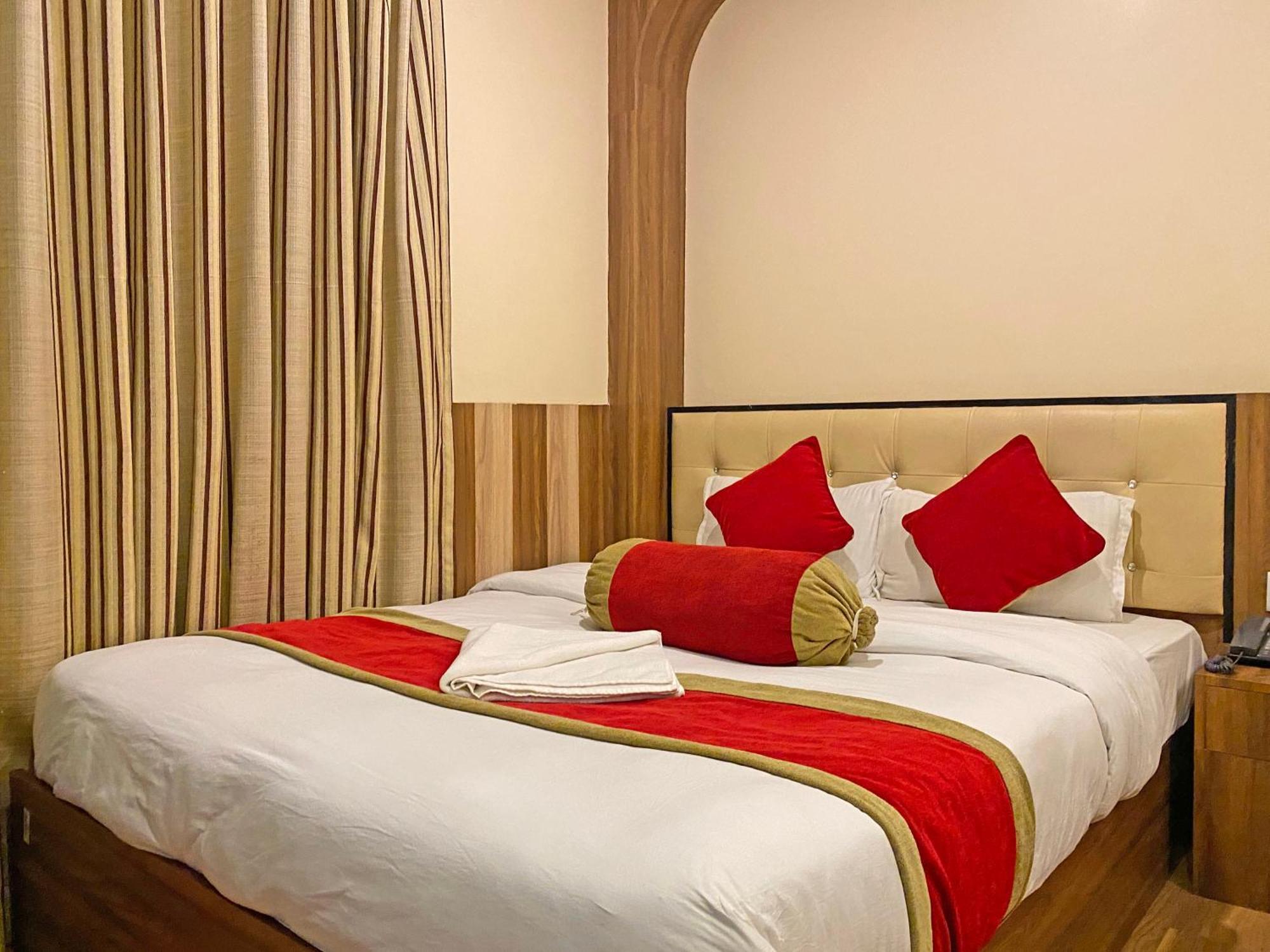 Hotel Airport Holiday Katmandou Extérieur photo
