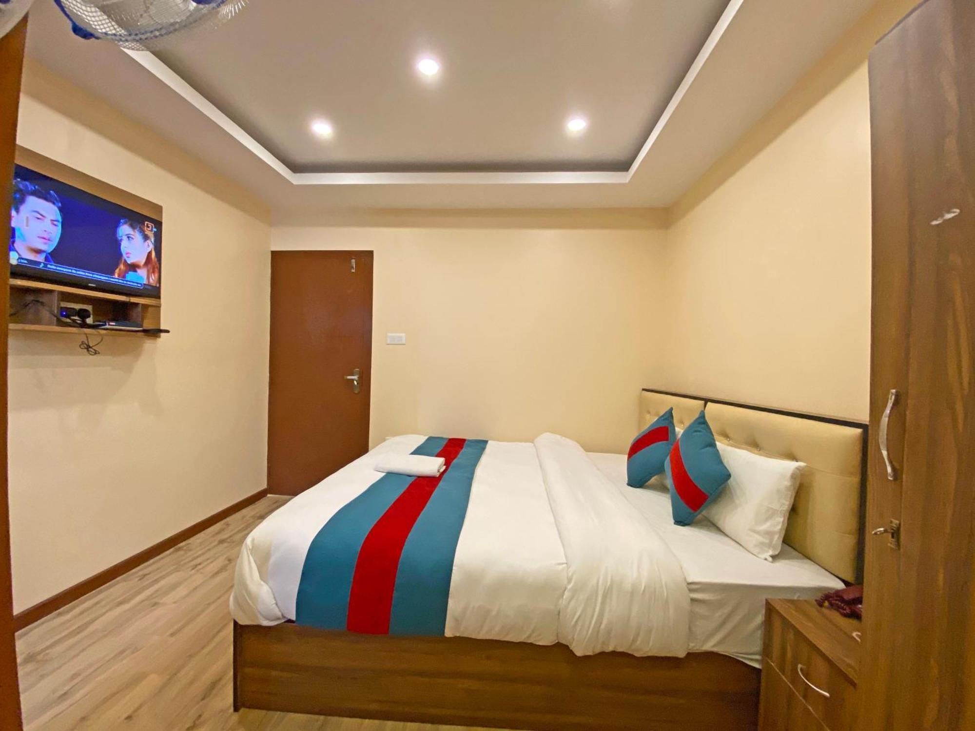 Hotel Airport Holiday Katmandou Extérieur photo